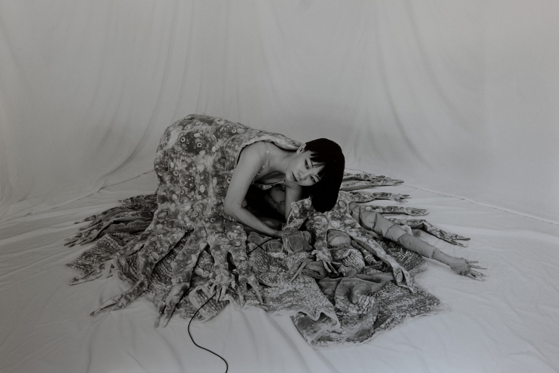 Impression sur papier baryté / Handprinted on baryta paper 60 x 90 cm (23 5/8 x 35 3/8 in.) 62 x 92 cm (24 3/8 x 36 1/4 in.) encadré / framed Edition de / of 5 + 2 AP