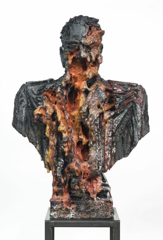 Grès noir émaillé / Ceramics 94 x 67 x 35 cm (37 x 26 3/8 x 13 3/4 in.) Socle / Plinth 40 x 40 x 40 cm (15 3/4 x 15 3/4 x 15 3/4 in.) Socle