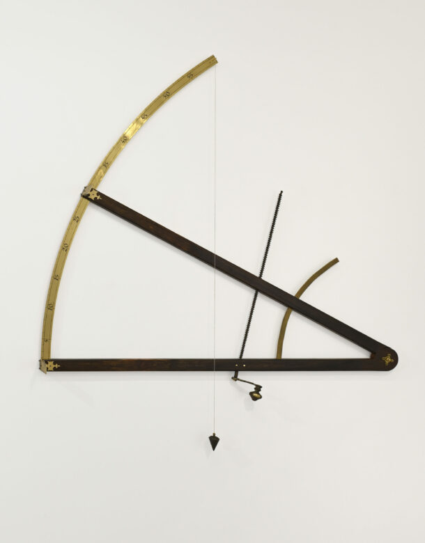 Bois, laiton, acier, cuivre, peinture à l’huile / Wood, brass, steel, copper, oil paint 155 x 155 x 4 cm (61 x 61 x 1 5/8 in.)