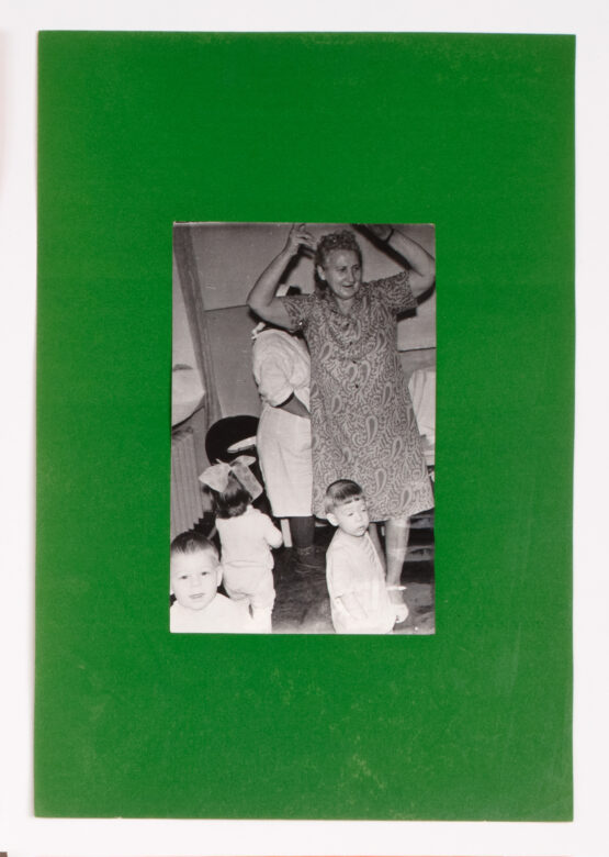 Tirage argentique vintage, papier coloré, pièce unique / Vintage silver print, colored paper Unique piece 35 x 24 cm (13 3/4 x 9 1/2 in.)