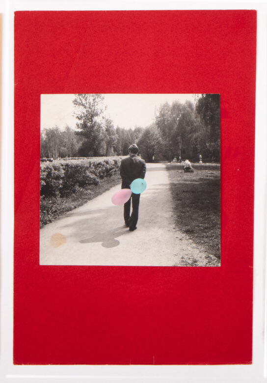 Tirage argentique vintage, papier coloré, pièce unique / Vintage silver print, colored paper Unique piece 35 x 24 cm (13 3/4 x 9 1/2 in.)