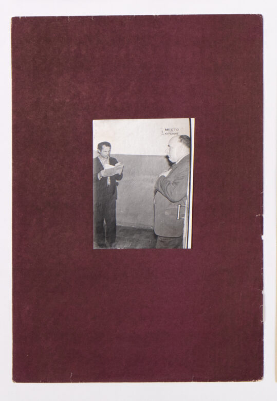 Tirage argentique vintage, papier coloré, pièce unique / Vintage silver print, colored paper Unique piece 35 x 24 cm (13 3/4 x 9 1/2 in.)