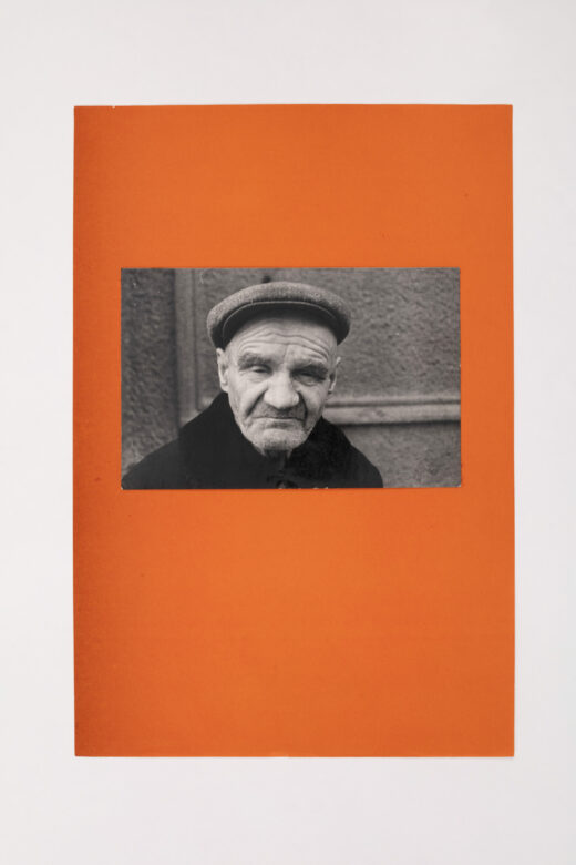 Tirage argentique vintage, papier coloré, pièce unique / Vintage silver print, colored paper Unique piece 35 x 24 cm (13 3/4 x 9 1/2 in.)