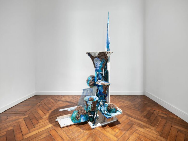 Technique mixe et huile / Mixed media and oil 44 x 30 x 34 cm (17 3/8 x 11 3/4 x 13 3/8 in.)