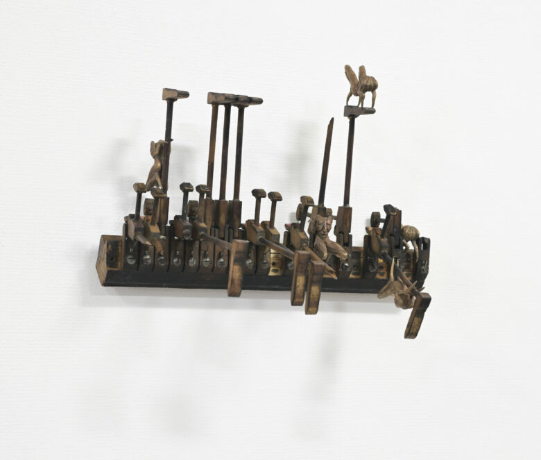 Bois, bronze (6 éléments) / Bronze, wood (6 pieces) 20 x 45 x 15 cm (7 7/8 x 17 3/4 x 5 7/8 in.)